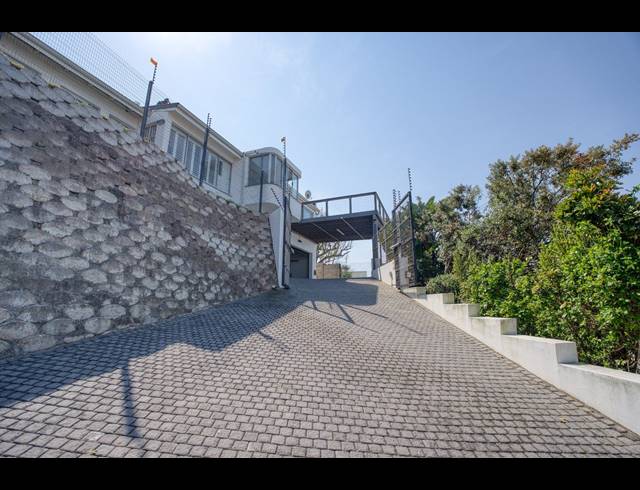 4 BEDROOM HOUSE FOR SALE IN BALLITO CENTRAL